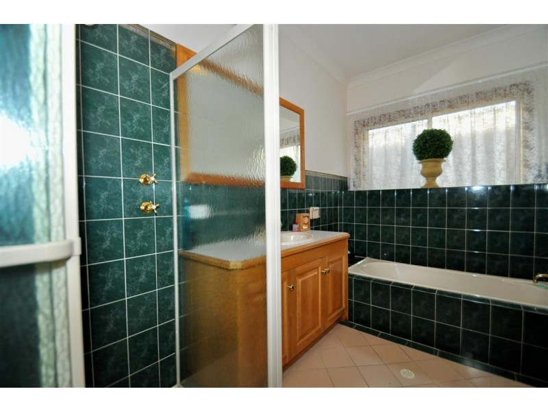 3 Caspian Court, Woodcroft SA 5162