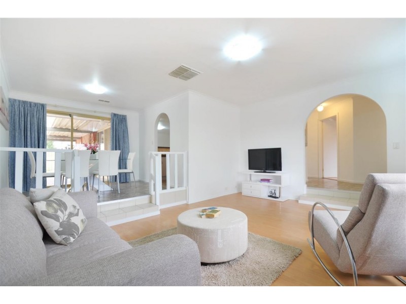 24 Goodrington Way, Moana SA 5169