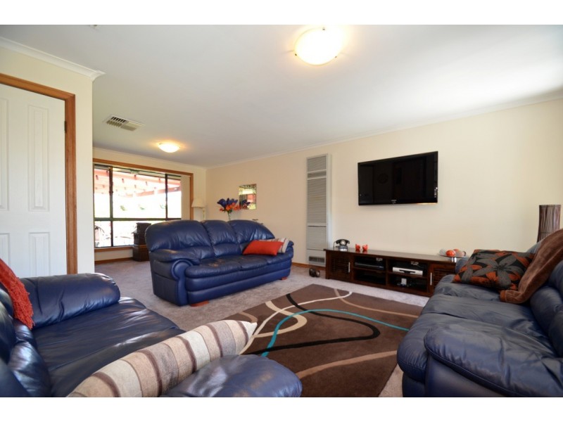 8 Horndale Drive, Happy Valley SA 5159