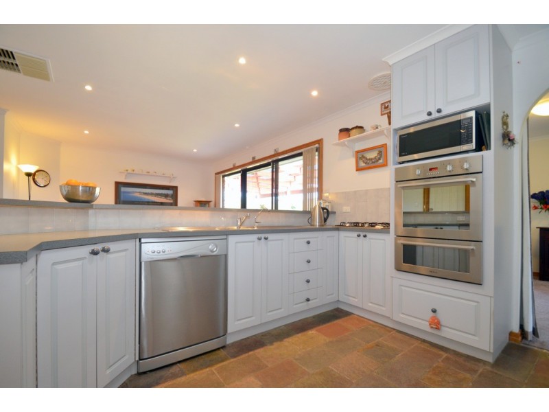 8 Horndale Drive, Happy Valley SA 5159