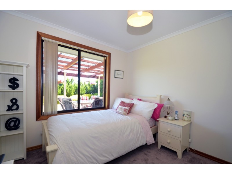 8 Horndale Drive, Happy Valley SA 5159