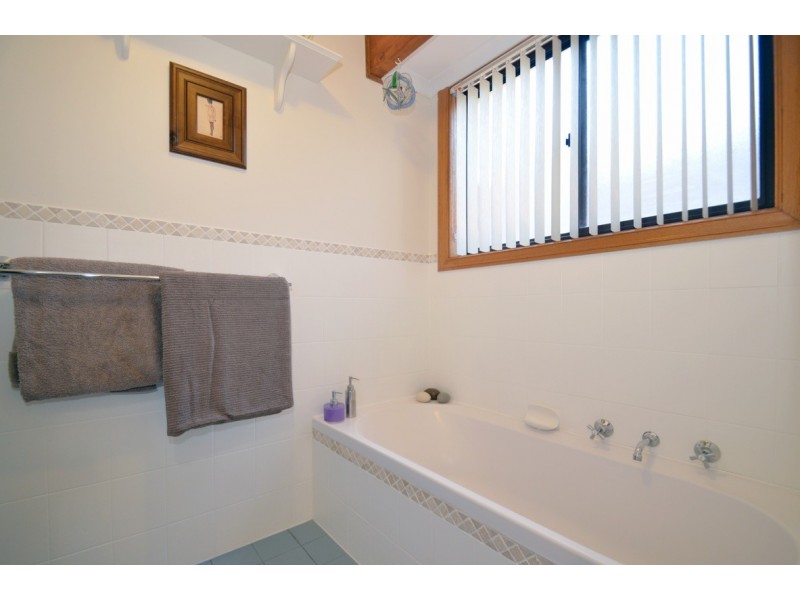 8 Horndale Drive, Happy Valley SA 5159
