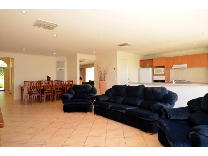 26 Overland Crescent, Sheidow Park SA 5158