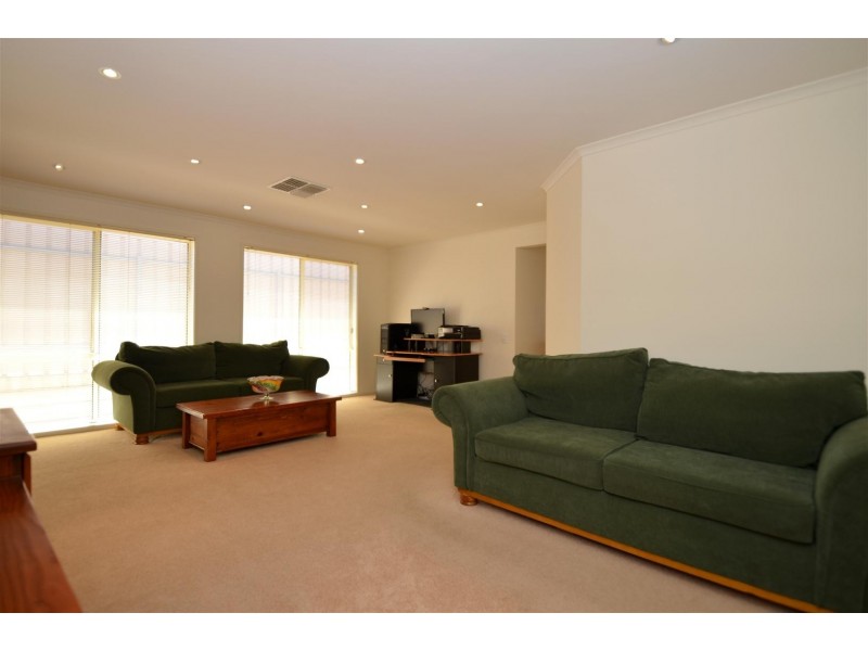 26 Overland Crescent, Sheidow Park SA 5158