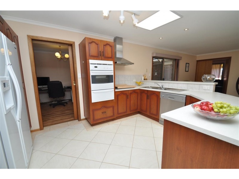 31 Baltimore Ave, Morphett Vale SA 5162