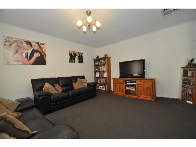 10 Rothschild Street, Woodcroft SA 5162