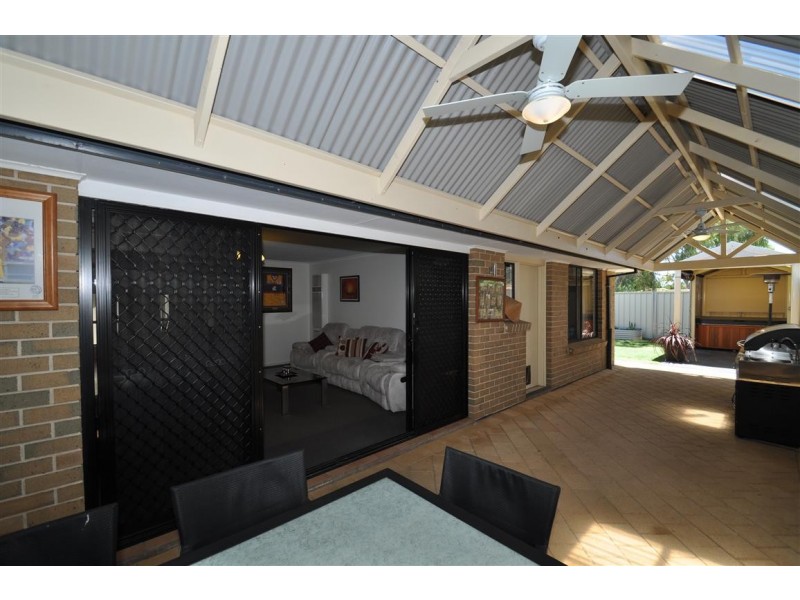 10 Rothschild Street, Woodcroft SA 5162