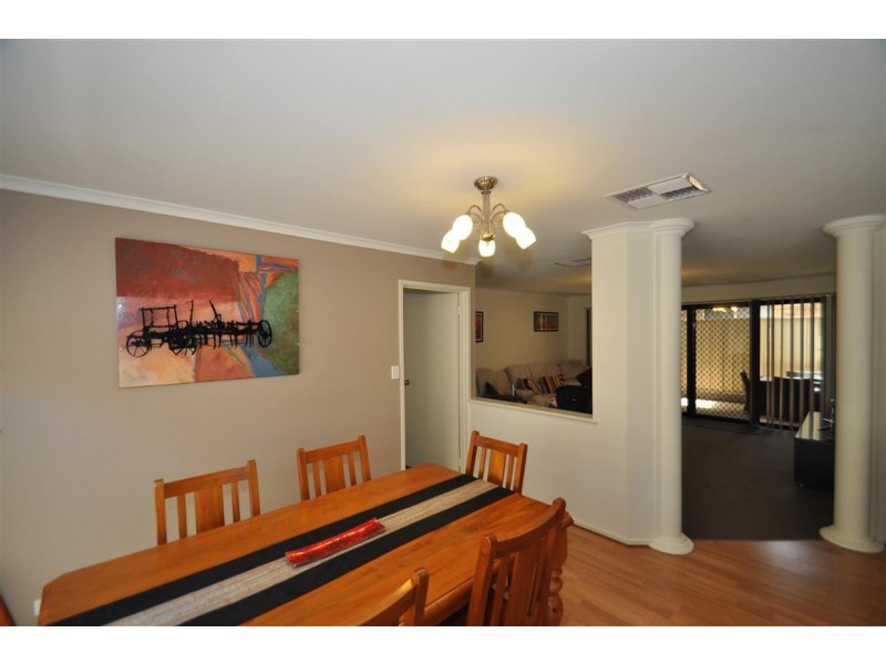 10 Rothschild Street, Woodcroft SA 5162