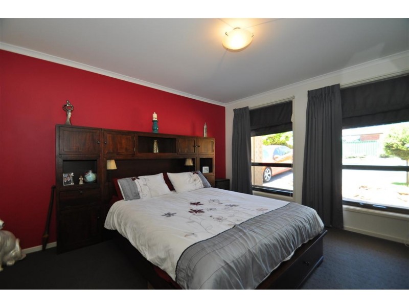 10 Rothschild Street, Woodcroft SA 5162