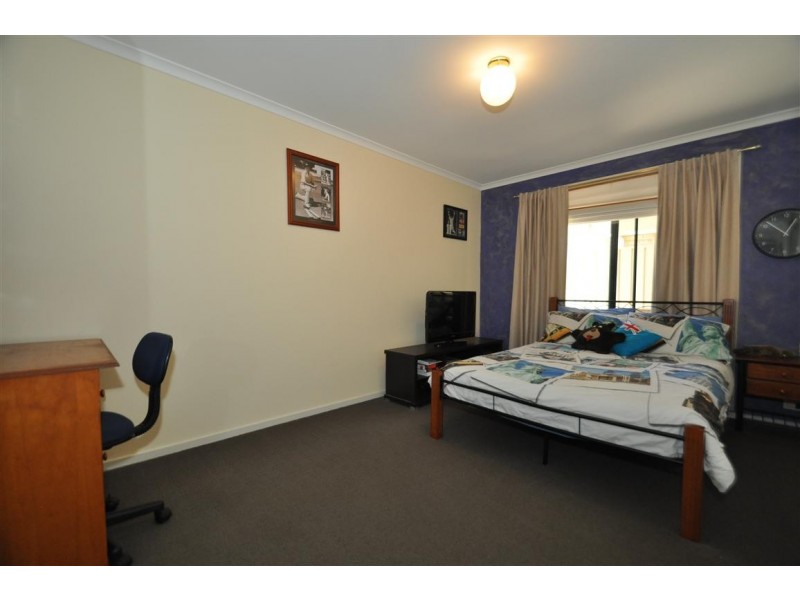 10 Rothschild Street, Woodcroft SA 5162