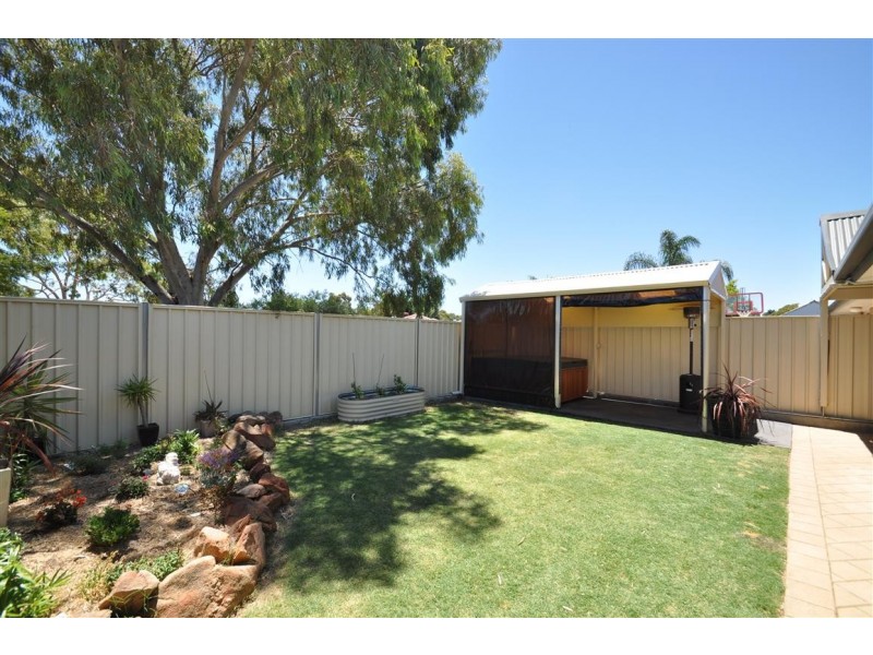 10 Rothschild Street, Woodcroft SA 5162