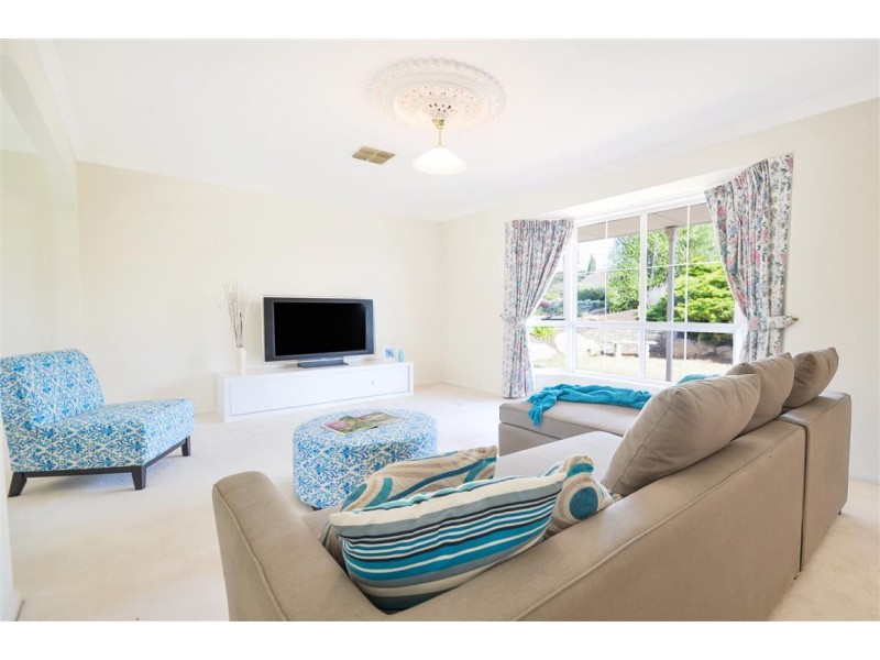 15 Horseshoe Drive, Woodcroft SA 5162