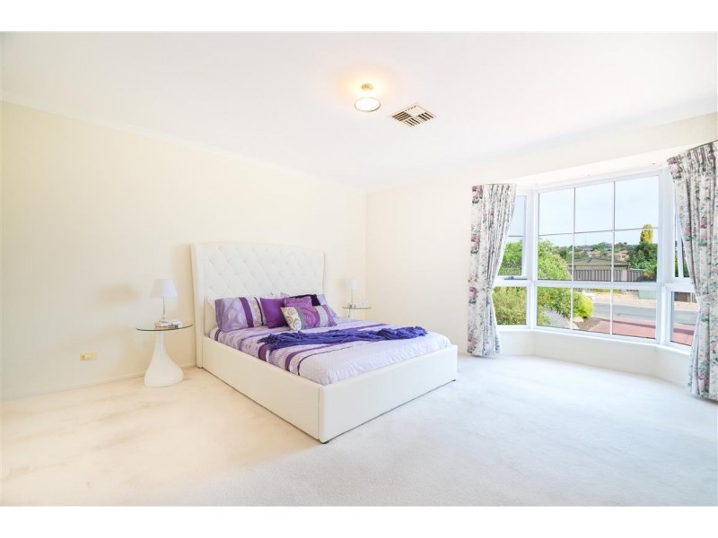 15 Horseshoe Drive, Woodcroft SA 5162