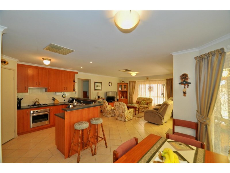 35 Wooding Avenue, Woodcroft SA 5162