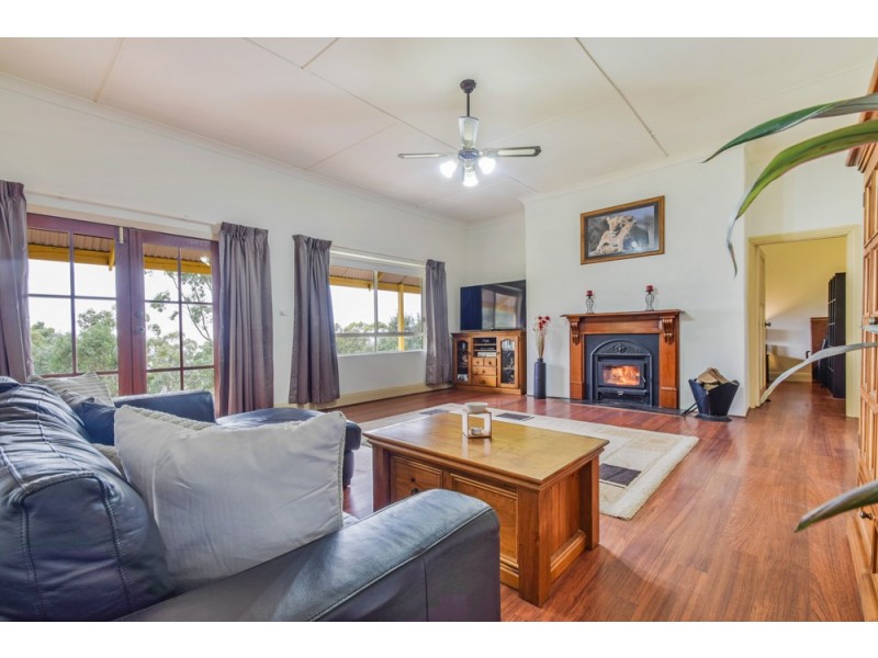 6 Clarendon Road, Chandlers Hill SA 5159