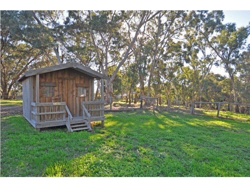 6 Clarendon Road, Chandlers Hill SA 5159