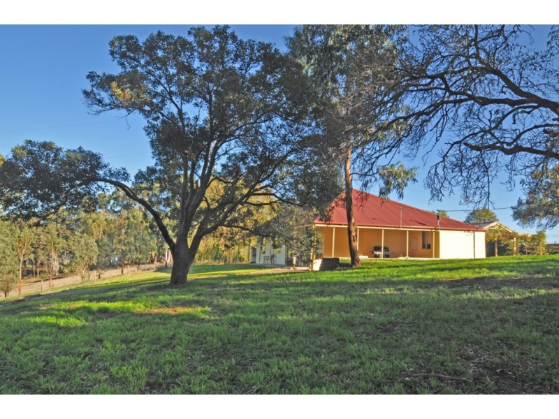 6 Clarendon Road, Chandlers Hill SA 5159