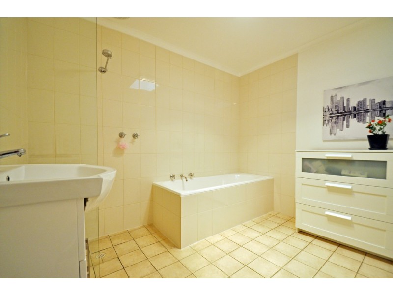 6 Clarendon Road, Chandlers Hill SA 5159