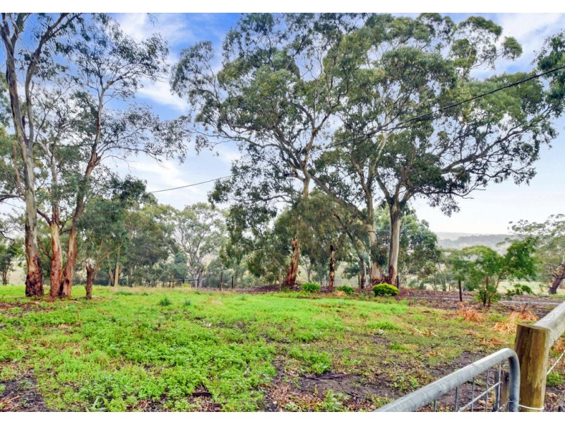 6 Clarendon Road, Chandlers Hill SA 5159