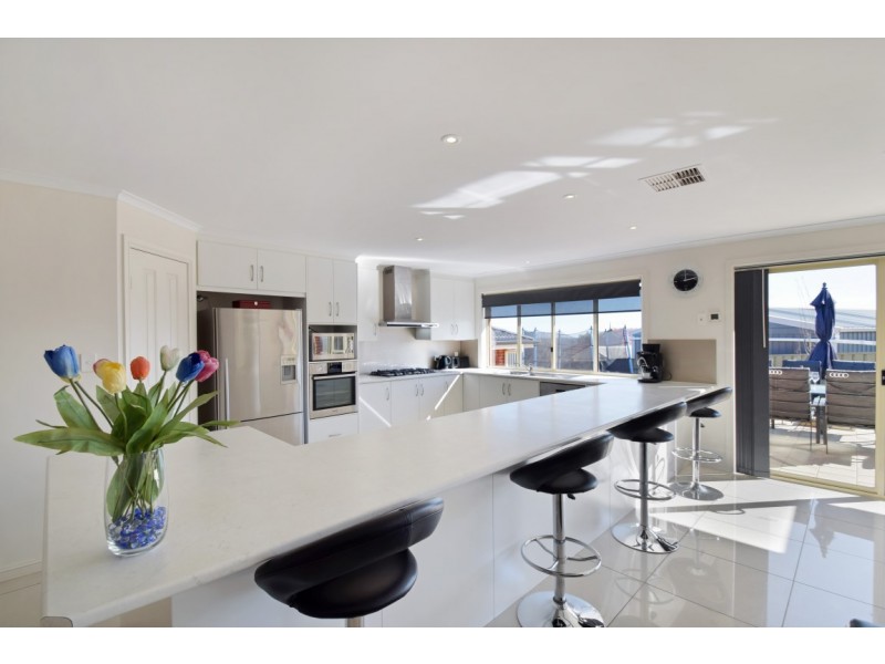 3 Highfield Drive, Aberfoyle Park SA 5159