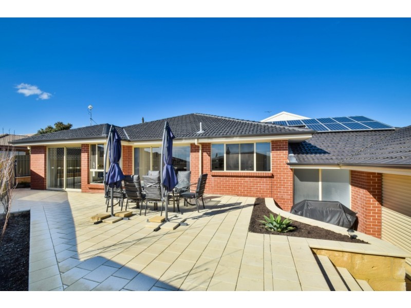 3 Highfield Drive, Aberfoyle Park SA 5159