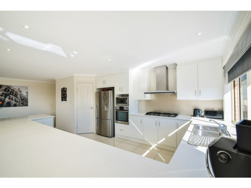 3 Highfield Drive, Aberfoyle Park SA 5159