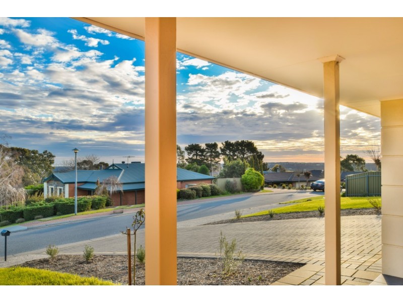 3 Highfield Drive, Aberfoyle Park SA 5159