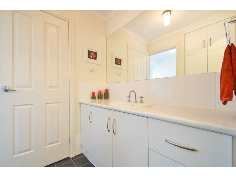 3 Highfield Drive, Aberfoyle Park SA 5159