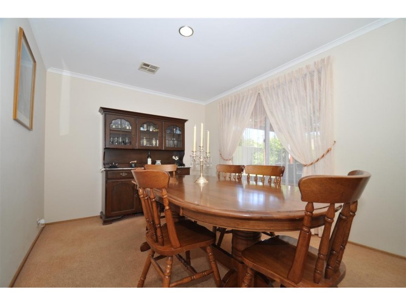 2 Fisher Ave, Trott Park SA 5158