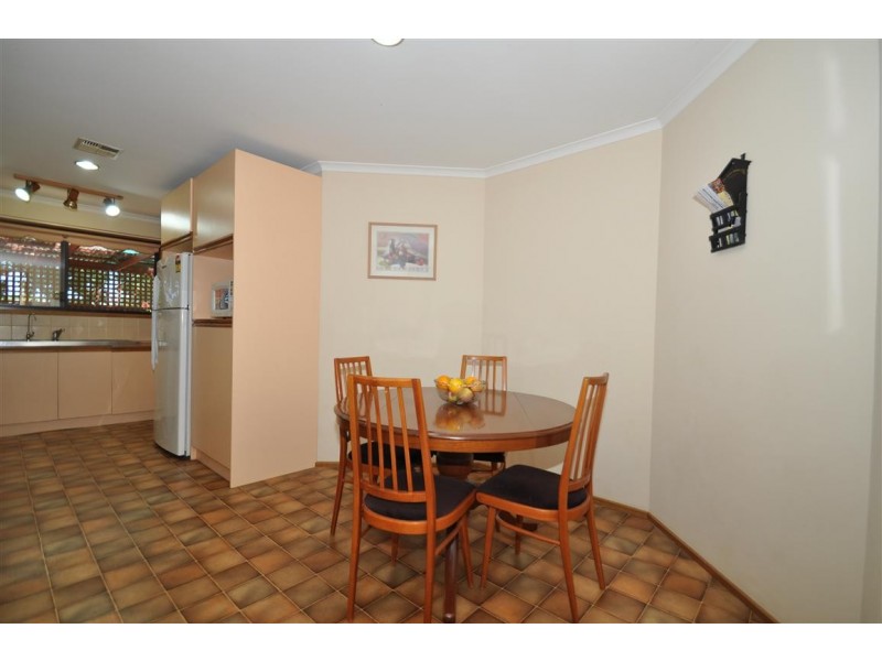 2 Fisher Ave, Trott Park SA 5158