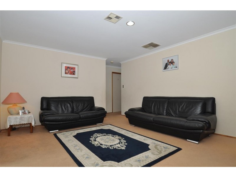 2 Fisher Ave, Trott Park SA 5158