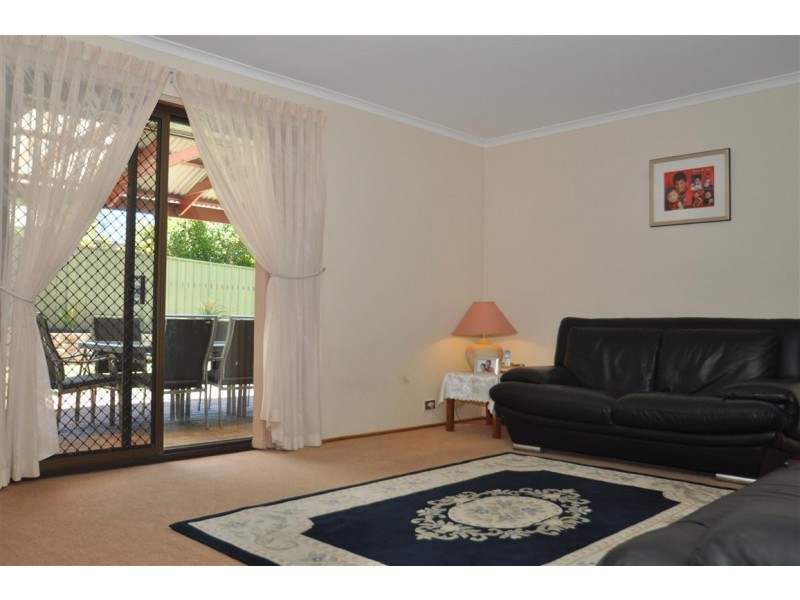 2 Fisher Ave, Trott Park SA 5158