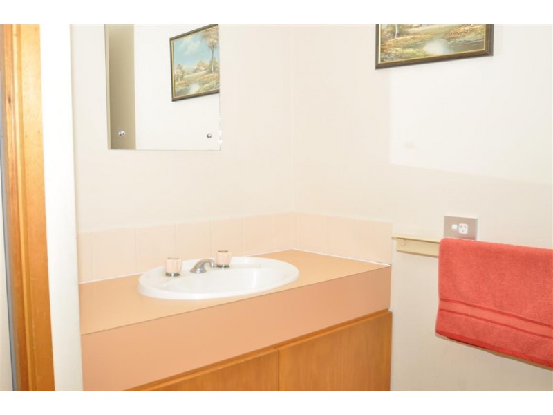 2 Fisher Ave, Trott Park SA 5158