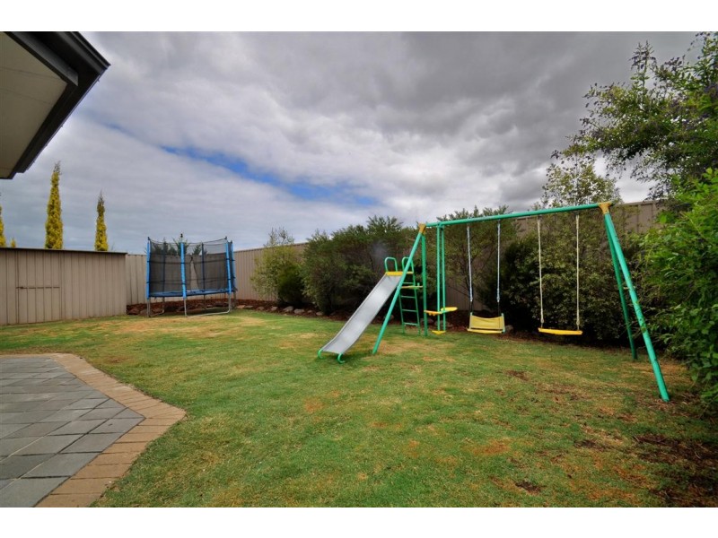 49 Sovereign Drive, Woodcroft SA 5162