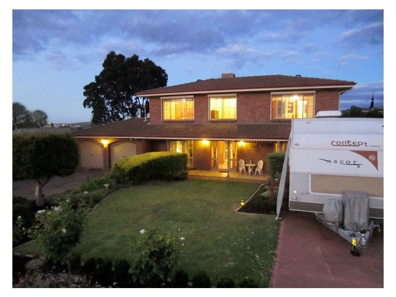 37 Oakridge Road, Aberfoyle Park SA 5159