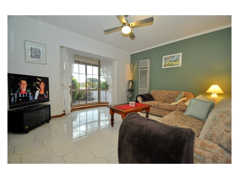 37 Oakridge Road, Aberfoyle Park SA 5159