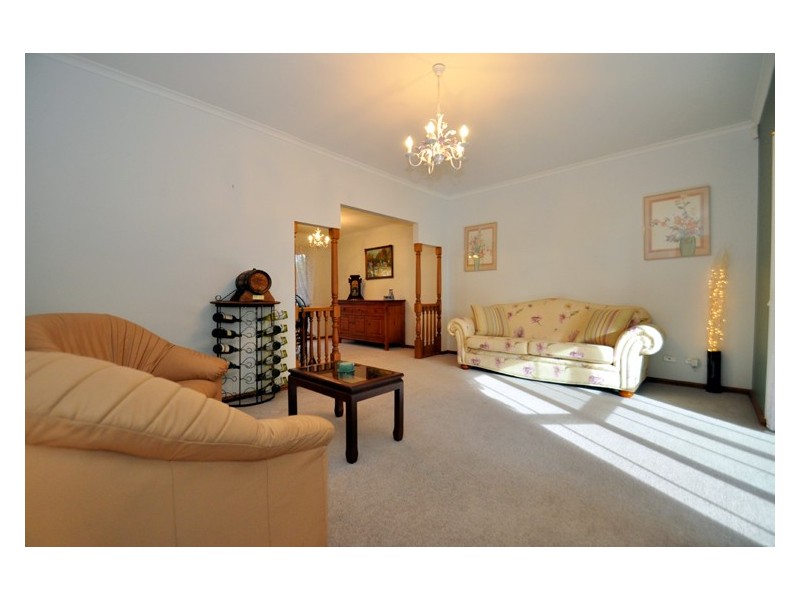 37 Oakridge Road, Aberfoyle Park SA 5159