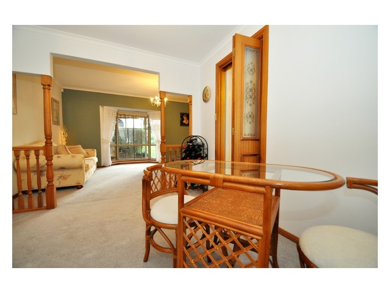 37 Oakridge Road, Aberfoyle Park SA 5159
