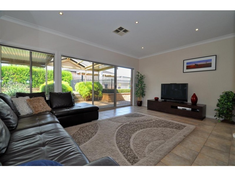 57 Riddoch Crescent, Woodcroft SA 5162
