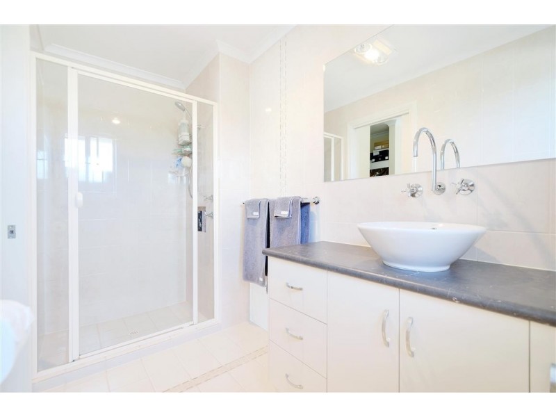 8 Greenbank Close, O’halloran Hill SA 5158