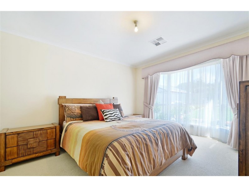 8 Greenbank Close, O’halloran Hill SA 5158