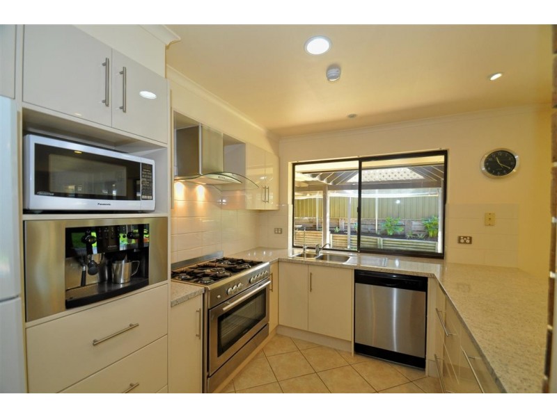 9 Hazelwood Court, Morphett Vale SA 5162