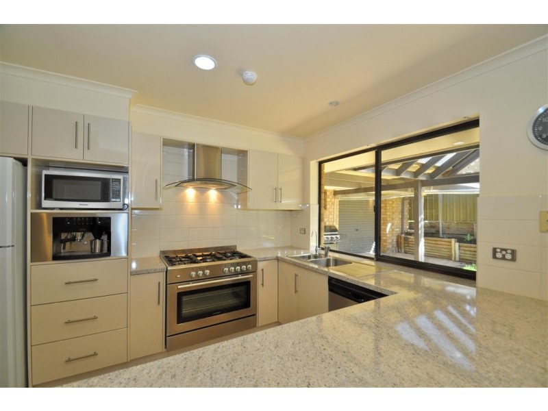 9 Hazelwood Court, Morphett Vale SA 5162