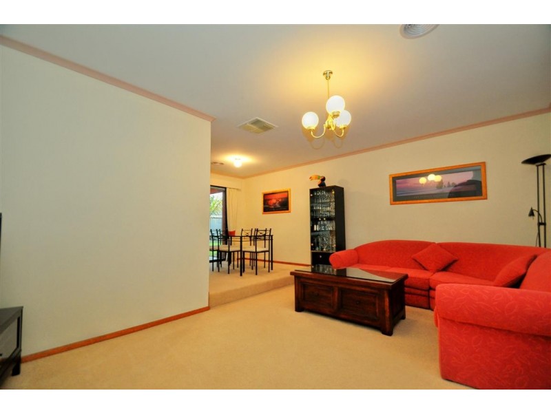 16 Jacqueline Avenue, Woodcroft SA 5162