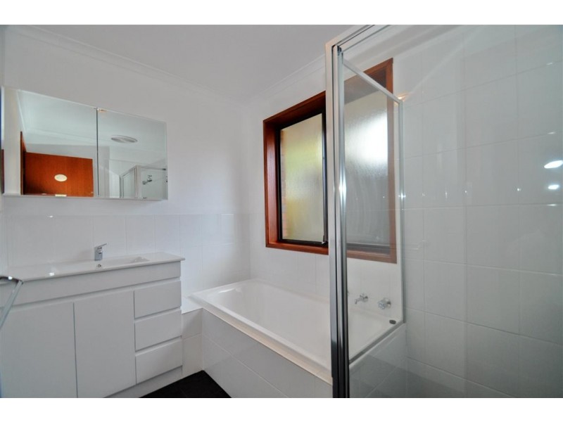 16 Jacqueline Avenue, Woodcroft SA 5162