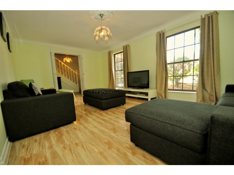 7 Dumphries Street, Flagstaff Hill SA 5159