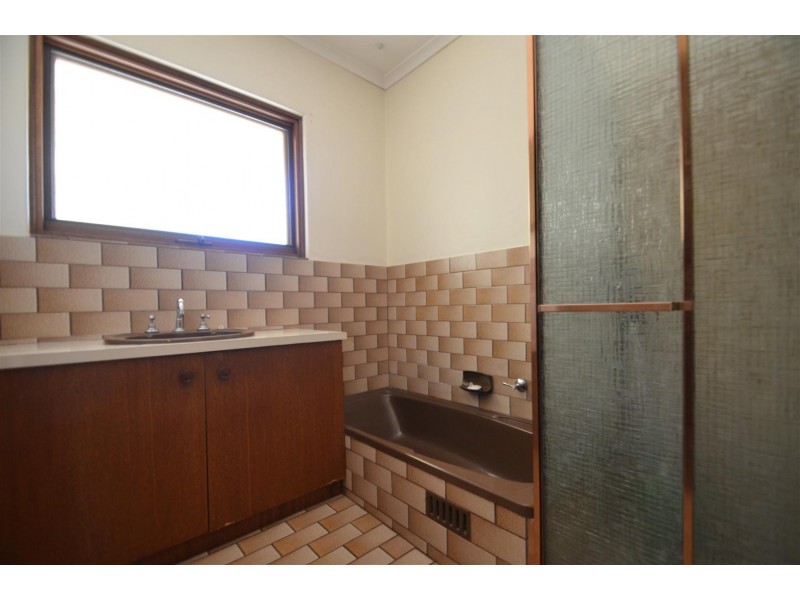 2 Swan Avenue, West Beach SA 5024