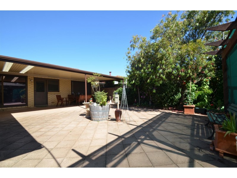 2 Swan Avenue, West Beach SA 5024