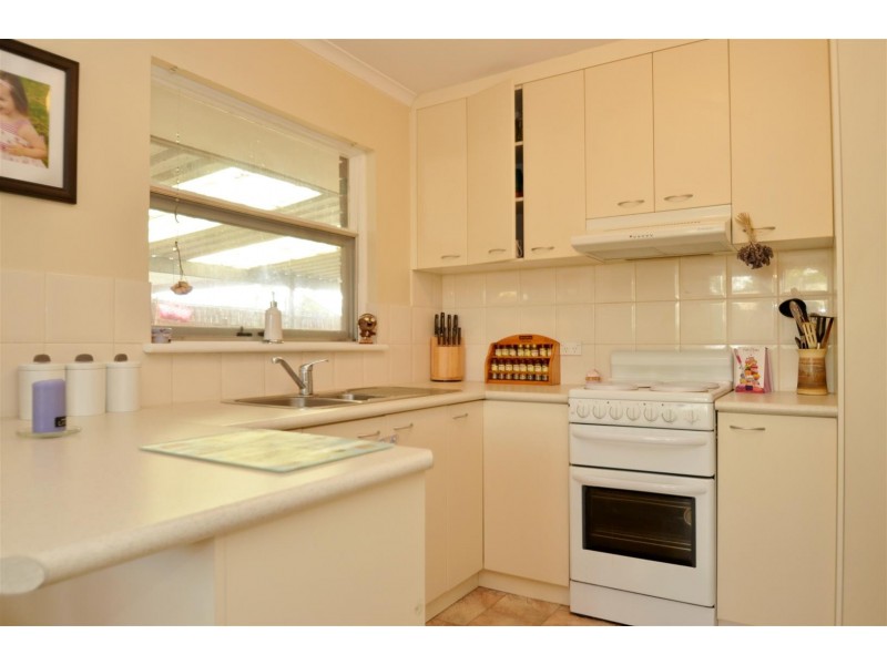 22 Jennifer Drive, Happy Valley SA 5159