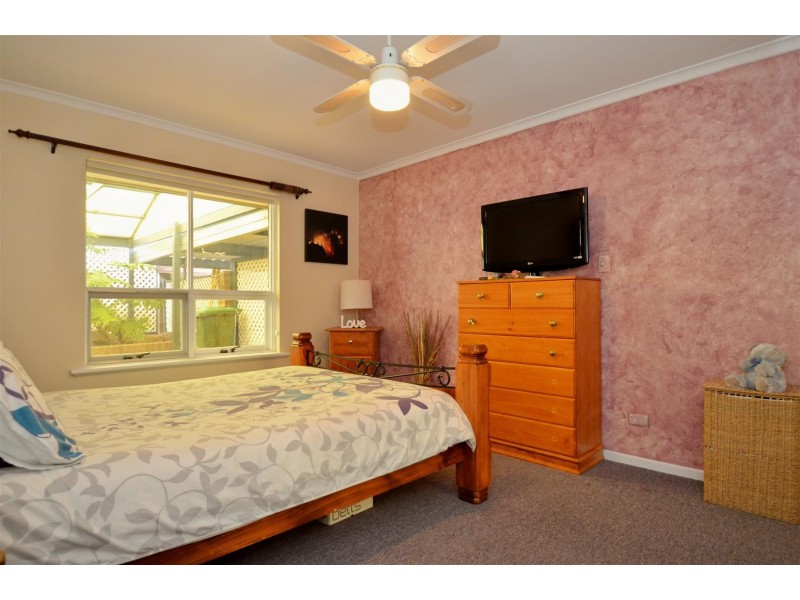 22 Jennifer Drive, Happy Valley SA 5159